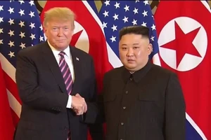 Tổng thống Donald Trump và nhà lãnh đạo Triều Tiên Kim Jong Un tại Hội nghị thượng đỉnh Hoa Kỳ-Triều Tiên lần hai