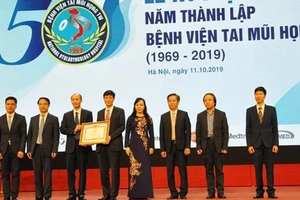 Bệnh viện Tai Mũi Họng Trung ương đã tổ chức kỷ niệm 50 năm ngày thành lập. Nguồn: NHÂN DÂN