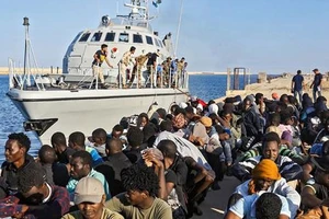 Libya cứu 200 người di cư trên biển