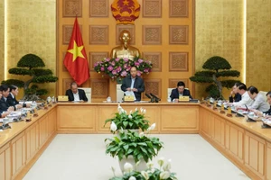 Thủ tướng Nguyễn Xuân Phúc đã chủ trì cuộc họp để gỡ vướng cho ngành đường sắt. Ảnh: VGP