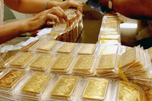 Giá vàng tăng phi mã lên 49 triệu đồng/lượng