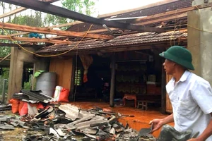 Tập trung giúp dân khắc phục hậu quả lốc xoáy ở Hà Tĩnh