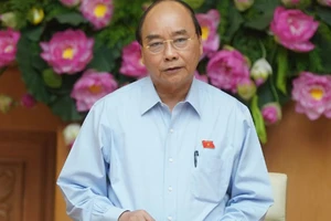 Thủ tướng Nguyễn Xuân Phúc phát biểu tại cuộc họp. Ảnh: VGP