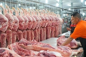 Trung Quốc tạm dừng nhập khẩu thịt từ nhiều nước