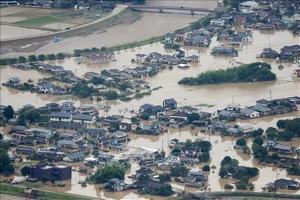 Cảnh ngập lụt do mưa lũ tại tỉnh Kumamoto, Nhật Bản ngày 4-7-2020. Nguồn: TTXVN