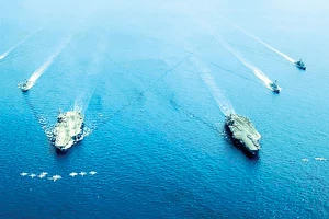 Hai tàu sân bay Mỹ USS Nimitz và USS Ronald Reagan ở Biển Đông