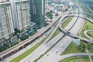 Xa lộ Hà Nội và metro Bến Thành - Suối Tiên đoạn qua quận 2, TPHCM. Ảnh: CAO THĂNG