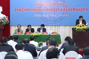 Quang cảnh hội nghị lần thứ 13 Ban Chấp hành Hội nhà báo Việt Nam khóa X. 