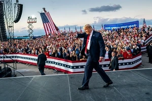 Một cuộc vận động tranh cử của Tổng thống Mỹ Donald Trump tại Sanford, Florida, ngày 12-10. Ảnh: NYTimes