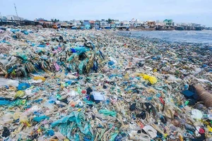 Tập trung giải pháp giảm thiểu rác thải nhựa