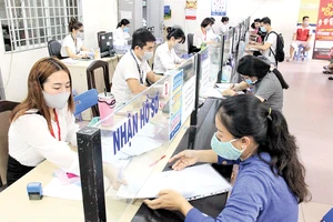 Người lao động làm thủ tục hưởng chính sách bảo hiểm thất nghiệp tại Chi nhánh BHTN Tân Bình - Trung tâm Dịch vụ việc làm TP Hồ Chí Minh