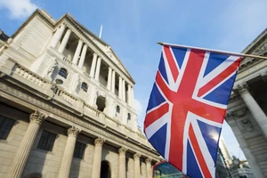 Ngân hàng Anh “bốc hơi” 50 tỷ bảng