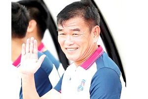 Chia tay Than Quảng Ninh, HLV Phan Thanh Hùng chính thức gia nhập B.Bình Dương. Ảnh: ĐÔNG HUYỀN