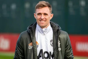 Man United thông báo đón chào cựu tiền vệ Darren Fletcher trở lại đội bóng trong vai trò trợ lý cho Ole Gunnar Solskjaer