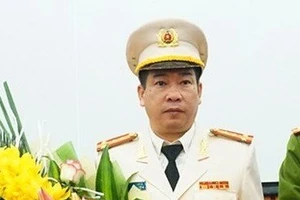 Đại tá Phùng Anh Lê bị đình chỉ công tác 