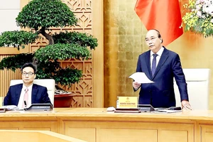 Thủ tướng Nguyễn Xuân Phúc, Chủ tịch Ủy ban Quốc gia về Chính phủ điện tử, phát biểu kết luận cuộc họp