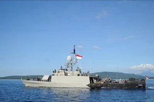 Tàu tuần tra của hải quân Indonesia KRI Singa 651 tham gia tìm kiếm tàu ngầm mất tích KRI Nanggala 402 ở vùng biển ngoài khơi Bali, ngày 24-4-2021. Nguồn: TTXVN