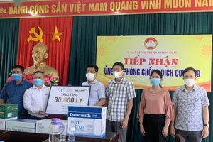 TH tặng hơn 30.000 sản phẩm sữa và đồ uống đến lực lượng chống dịch và người cách ly tại thị xã Hoàng Mai