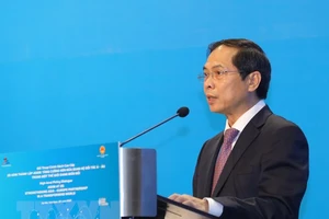 Bộ trưởng Bộ Ngoại giao Bùi Thanh Sơn phát biểu khai mạc. Ảnh: TTXVN