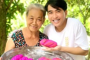 Nguyễn Thanh Nhí và bà nội