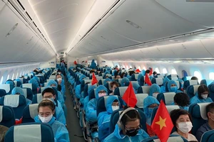 Tổ chức các chuyến bay đưa công dân Việt Nam về nước