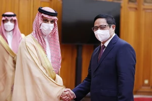 Thủ tướng Phạm Minh Chính tiếp Bộ trưởng Ngoại giao Saudi Arabia Faisal Bin Farhan Al Saud. Ảnh: TTXVN