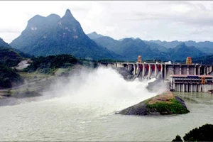 Thủy điện Tuyên Quang xả lũ
