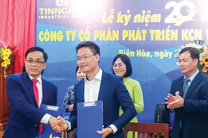Ký kết hợp tác giữa Công ty CP Phát triển KCN Tín Nghĩa với Công ty CP Dầu khí đầu tư khai thác cảng Phước An