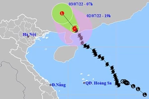 Đường đi và vùng ảnh hưởng của bão số 1 lúc 19 giờ ngày 2-7. Ảnh: NCHMF
