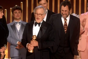 Đạo diễn Steven Spielberg chiến thắng hạng mục Đạo diễn xuất sắc nhất với The Fabelmans (ảnh chụp màn hình)