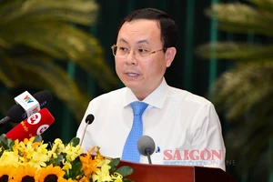 Phó Bí thư Thành ủy TPHCM Nguyễn Văn Hiếu phát biểu tại Hội nghị. Ảnh: VIỆT DŨNG 