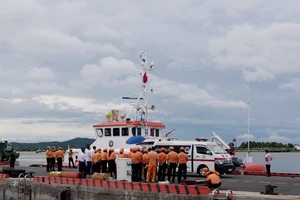 Bà Rịa - Vũng Tàu: Khen thưởng tập thể và cá nhân cứu nạn thuyền viên tàu WUZHOU 8