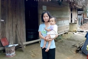 Trao hỗ trợ 21,5 triệu đồng cho các gia đình khó khăn ở Hà Tĩnh