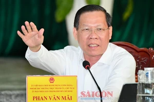 Chủ tịch UBND TPHCM Phan Văn Mãi phát biểu tại buổi làm việc. Ảnh: VIỆT DŨNG