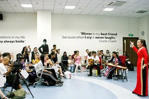 Một chương trình giới thiệu, biểu diễn cải lương được tổ chức tại Trường Đại học Hoa Sen