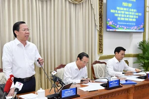 Chủ tịch UBND TPHCM Phan Văn Mãi phát biểu kết luận phiên làm việc. Ảnh: VIỆT DŨNG