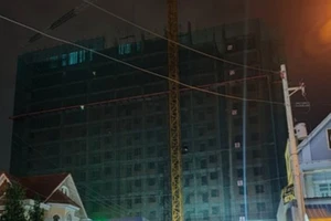 Bình Dương: Một phụ nữ tử vong do lọt lỗ thông gió tầng 11 chung cư đang xây