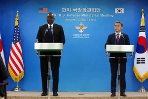 Bộ trưởng Quốc phòng Hàn Quốc Lee Jong-sup (phải) và Bộ trưởng Quốc phòng Mỹ Lloyd Austin tại cuộc họp báo chung ở Seoul ngày 31-1-2023. Nguồn: TTXVN 