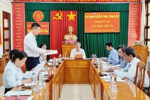 Ủy ban Kiểm tra Tỉnh ủy họp xem xét, kỷ luật các đảng viên vi phạm (Ảnh UBKT Bình Thuận)