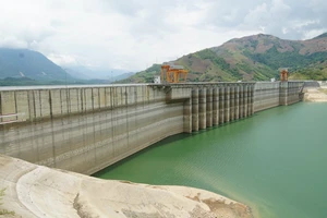 Nhà máy 1 Thủy điện Sơn La đã xuống dưới mực nước chết, thấp hơn mực nước dâng bình thường là 40,07m đầu tháng 6-2023