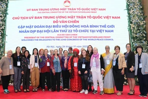 Các đại biểu Việt Nam và quốc tế dự Đại hội đồng Hòa bình thế giới được tổ chức vào tháng 11-2022 tại Hà Nội.Ảnh: HOÀNG MẠNH