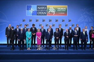 Lãnh đạo các nước thành viên NATO chụp ảnh chung tại hội nghị thượng đỉnh ở Vilnius, ngày 11-7-2023. Nguồn: TTXVN 