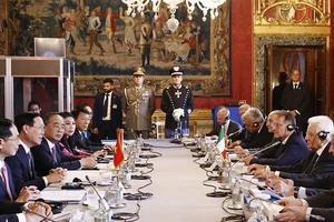 Chủ tịch nước Võ Văn Thưởng và Tổng thống Cộng hòa Italy Sergio Mattarella hội đàm. Ảnh: TTXVN 