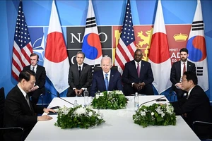 Hội nghị thượng đỉnh Mỹ - Nhật Bản - Hàn Quốc