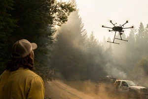 Dùng drone kiểm soát cháy rừng ở Phần Lan