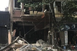 Hà Nội: Xảy ra vụ nổ lớn tại số nhà 42 đường Yên Phụ 