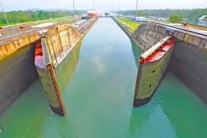 Kênh đào Panama tiếp tục hạn chế lượng tàu qua lại
