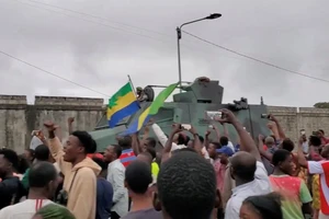Đảo chính ở Gabon ngày 30-8. Ảnh: REUTERS 