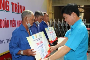 Chào mừng Đại hội XIII Công đoàn Việt Nam, nhiệm kỳ 2023-2028: Vun bồi điểm tựa niềm tin cho người lao động