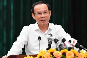 Bí thư Thành ủy TPHCM Nguyễn Văn Nên phát biểu tại hội nghị. Ảnh: VIỆT DŨNG